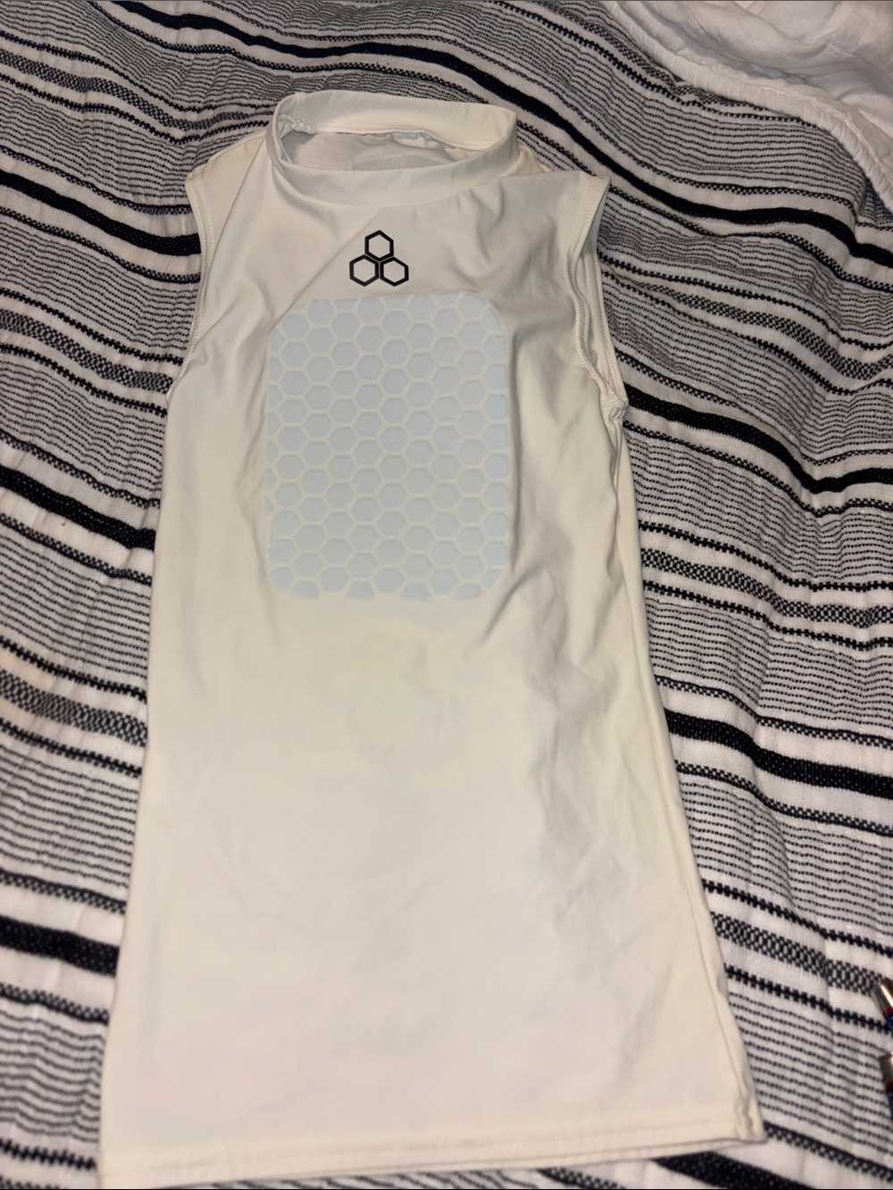 McDavid Hexpad chest protector sleeveless Honeycomb Chest Panel YXL